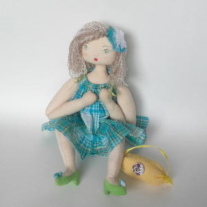 Miss P�nelop patron poup�e chiffon Daphn�  1