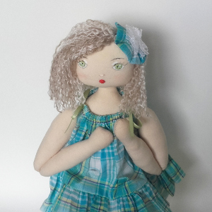Miss P�nelop patron poup�e chiffon Daphn�  2