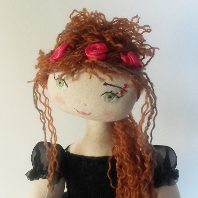 Patron couture poup�e en tissu style gothique