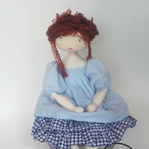 Patron de couture poup�e en tissu - Agathe
