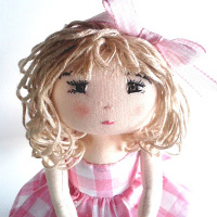 Patron poup�e en tissu : Amandine