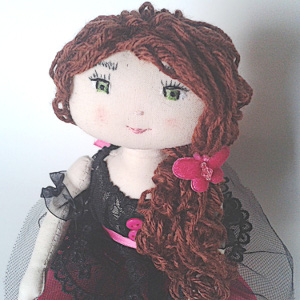 Patron poup�e en tissu - Carmen - Miss Penelop