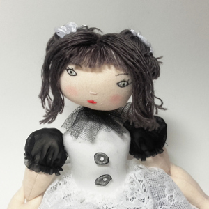 Poup�e de chiffon � coudre - Colombe